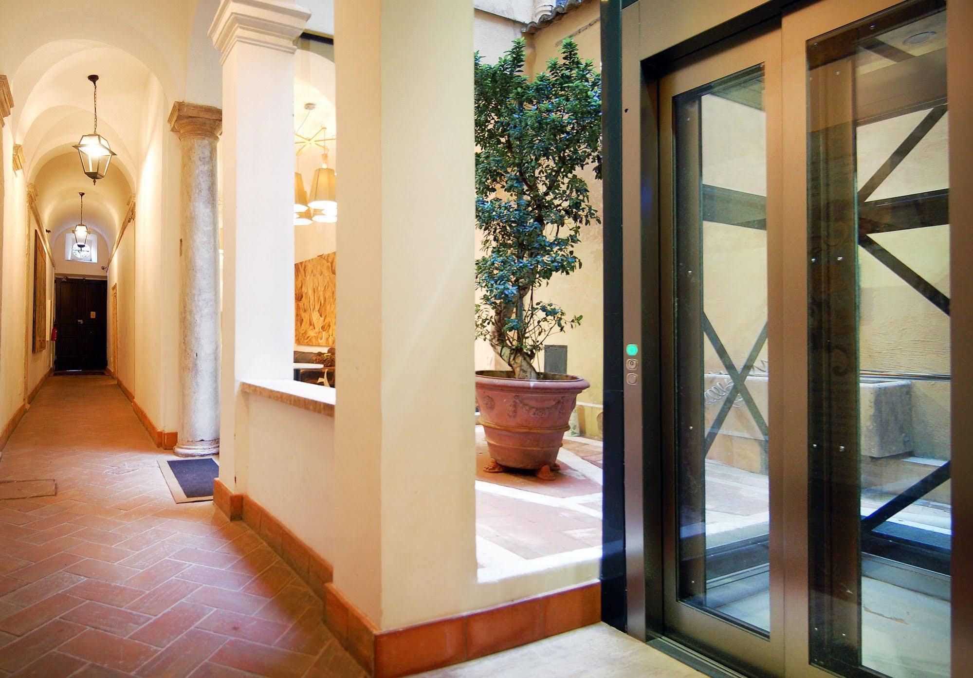 Lejlighedshotel Navona Luxury 2*